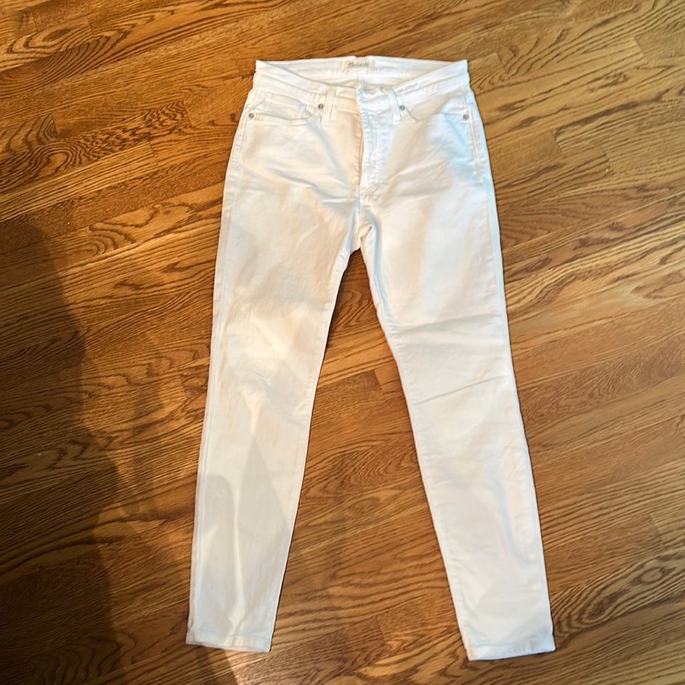 EUC Madewell 9” skinny in white.